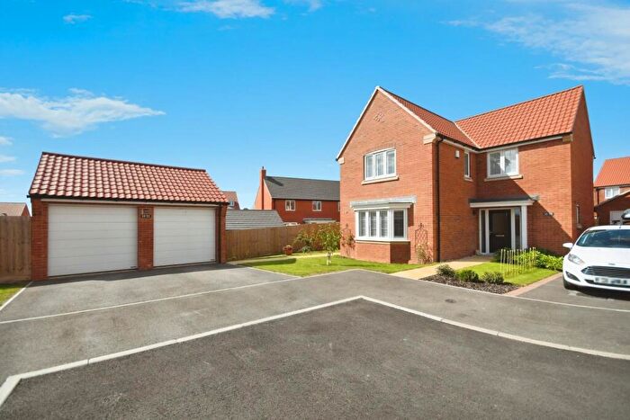 4 Bedroom Detached House For Sale In Potter Place, Dunston, Chesterfield, S41