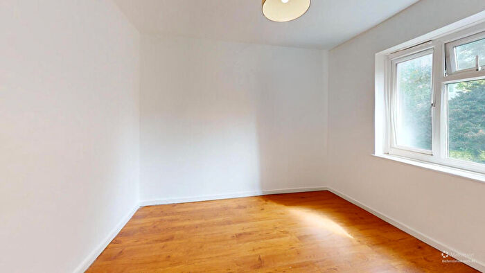 2 Bedroom Flat To Rent In Malcolm Crescent, London, NW4