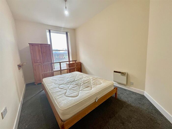 2 Bedroom Flat To Rent In The Pearl, Bank Street, Bradford, BD1