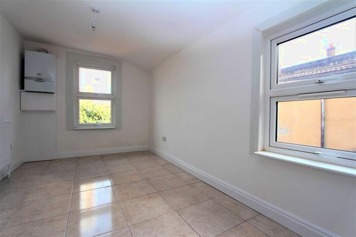 3 Bedroom Flat To Rent In Southdown Villas, St. Ann's Road, London N15