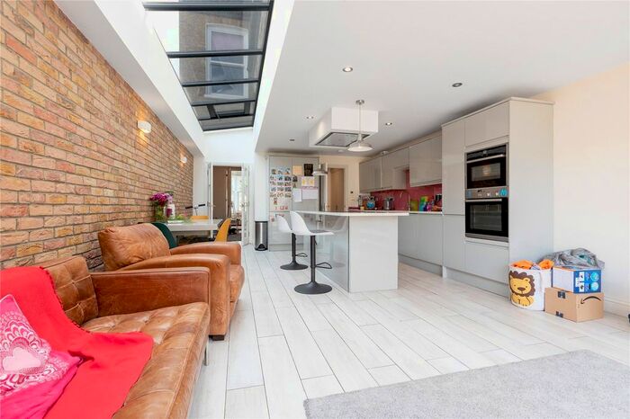 4 Bedroom End Of Terrace House To Rent In Ormeley Road, London, SW12