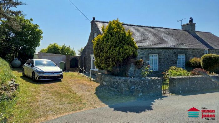 4 Bedroom Semi-Detached House For Sale In Tudweiliog, Pwllheli, LL53