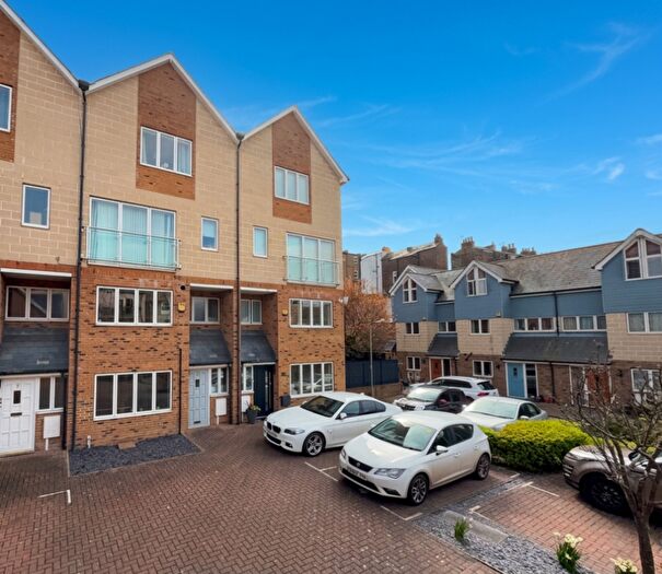 2 Bedroom Maisonette For Sale In Wellesley Court, Ramsgate, CT11