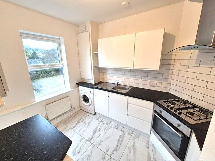 2 Bedroom Maisonette To Rent In High Town Road, Luton, LU2