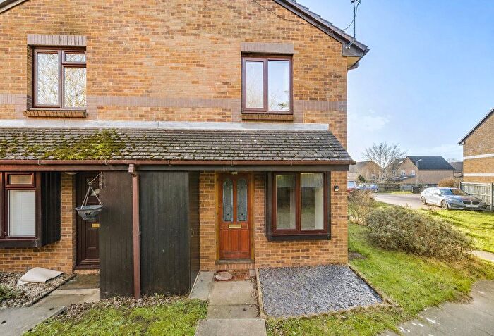 1 Bedroom Semi-detached House For Sale In Pheasant Walk, Littlemore, Oxford, Oxfordshire, OX4