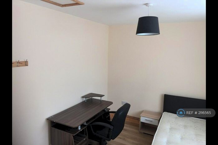 5 Bedroom Terraced House To Rent In Freeburn Causeway, Coventry, CV4