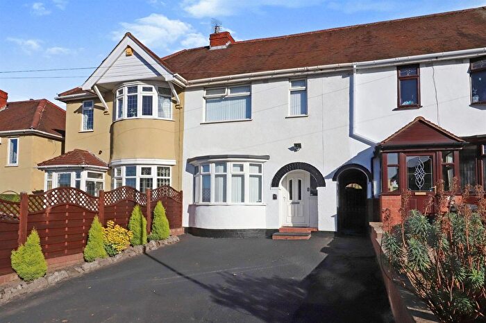 3 Bedroom Semi-Detached House To Rent In Hayes Lane, Stourbridge, DY9