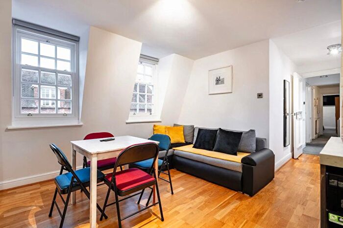 3 Bedroom Flat To Rent In Westminster, SW1P