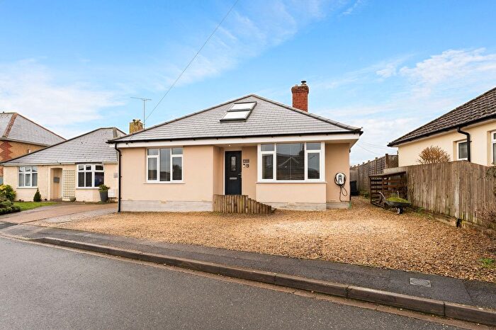4 Bedroom Bungalow For Sale In Marina Road, Durrington, SP4