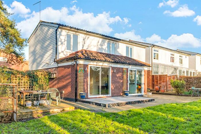 4 Bedroom Detached House For Sale In Pear Tree Dell, Letchworth Garden City, SG6