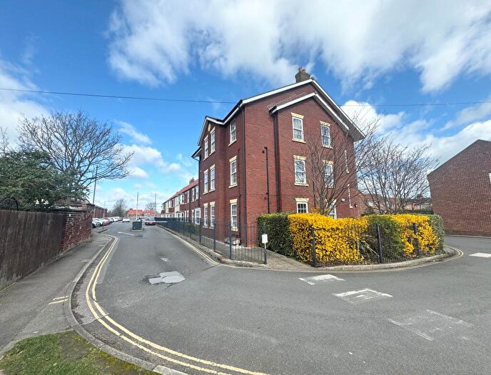 2 Bedroom Flat To Rent In Grovehill Road, Beverley, HU17