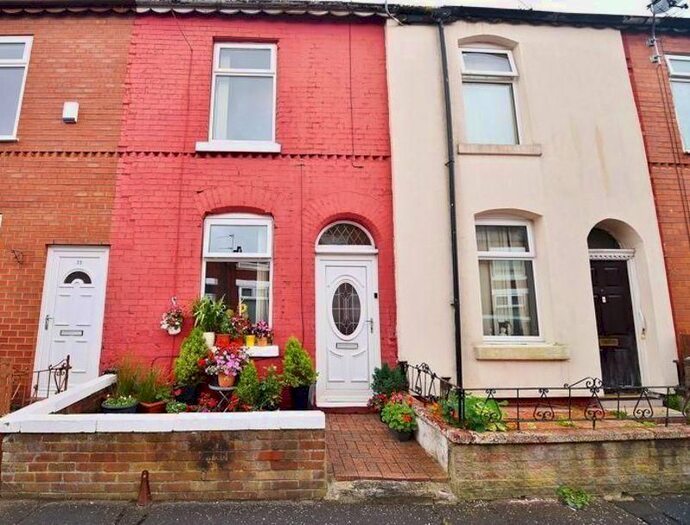2 Bedroom Town House To Rent In Helena Street, Salford, M6