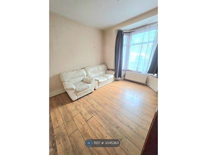 4 Bedroom Terraced House To Rent In Brierley Road, London, E11