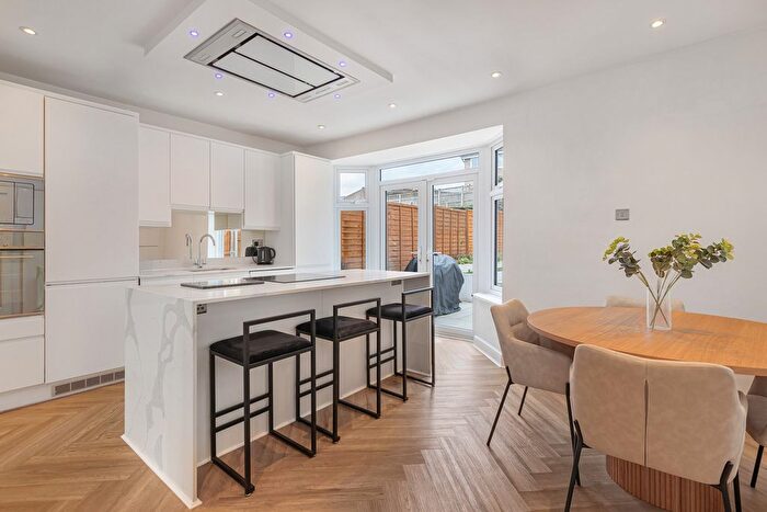3 Bedroom End Terrace House For Sale In Moordown, London, SE18