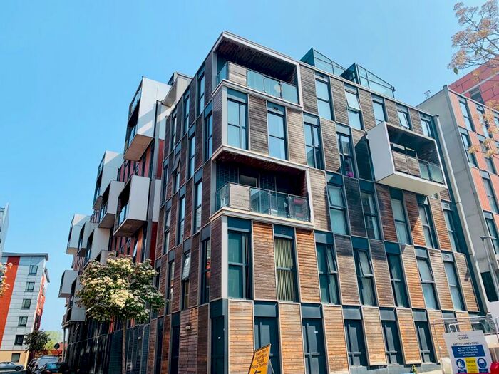 2 Bedroom Apartment To Rent In Skyline Chambers, City Centre, M4