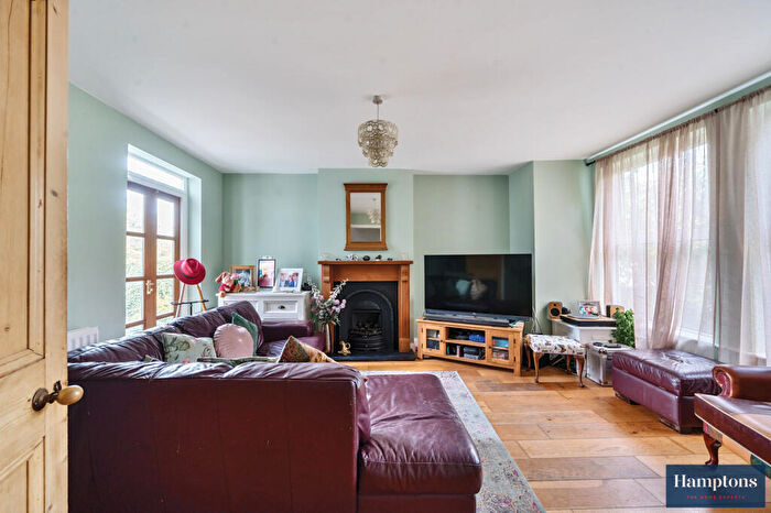 3 Bedroom Semi-Detached House For Sale In White Lion Road, Amersham, HP7