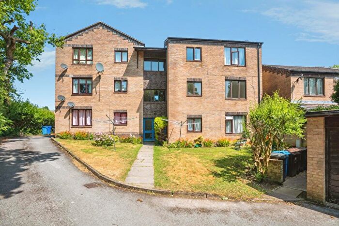 2 Bedroom Flat For Sale In Wessex Gardens, Sheffield, S17