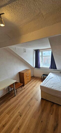 8 Bedroom Terraced House To Rent In Brudenell Avenue, Hyde Park, Leeds, LS6