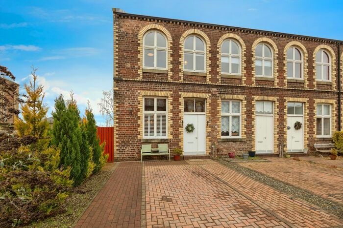 3 Bedroom End Of Terrace House For Sale In Hayford Mills, Cambusbarron, Stirling, FK7