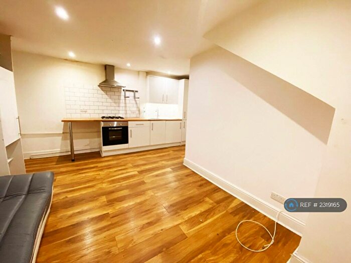1 Bedroom Flat To Rent In Farnley Road, London, SE25