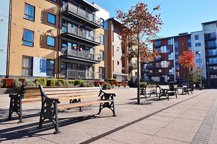 2 Bedroom Apartment For Sale In Commonwealth Drive, Three Bridges, Crawley, West Sussex, RH10