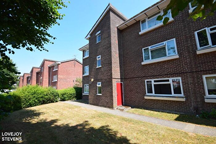 1 Bedroom Flat For Sale In Grange Court, Newbury, RG14