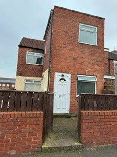 2 Bedroom Flat To Rent In Ellesmere Gardens, Stakeford, NE62