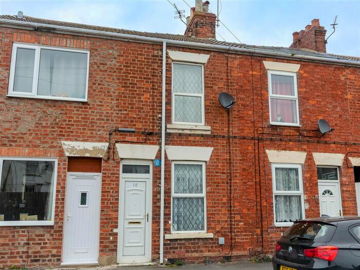 2 Bedroom Terraced House To Rent In Alma Street, Withernsea, HU19