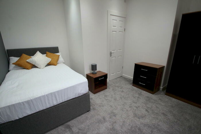 6 Bedroom End Of Terrace House To Rent In Evesham Road, Leicester, LE3