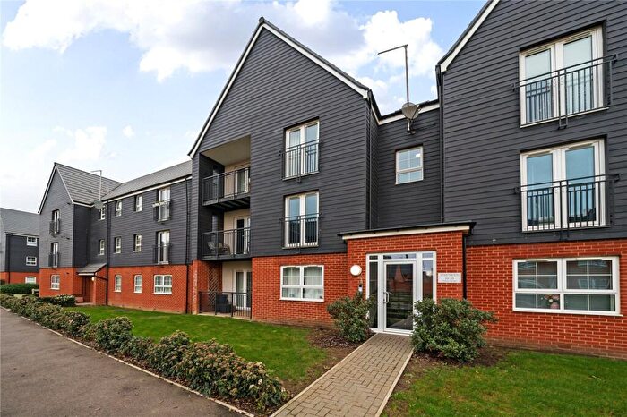 2 Bedroom Flat To Rent In Teasel Street, Broughton, Aylesbury, HP22