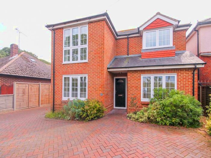 5 Bedroom Detached House To Rent In Sopers Lane, Christchurch, Dorset, BH23