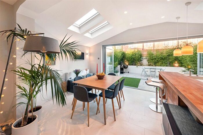 3 Bedroom Terraced House For Sale In Sabine Road, London, SW11