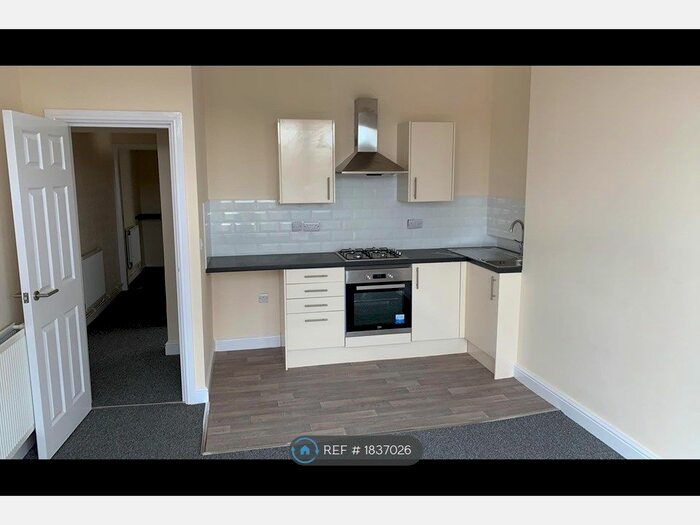 1 Bedroom Flat To Rent In High Street, Rhyl, LL18