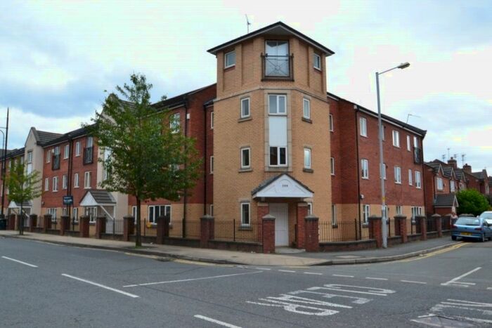 3 Bedroom Flat To Rent In Stretford Rd, Hulme, Manchester, M15