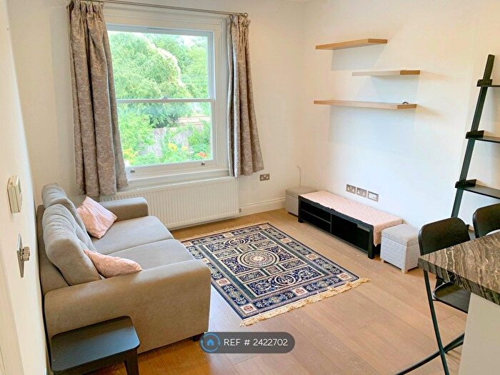 2 Bedroom Flat To Rent In Fordwych Road, London, NW2