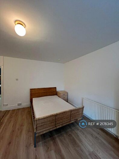 Studio To Rent In Park Road, Loughborough, LE11