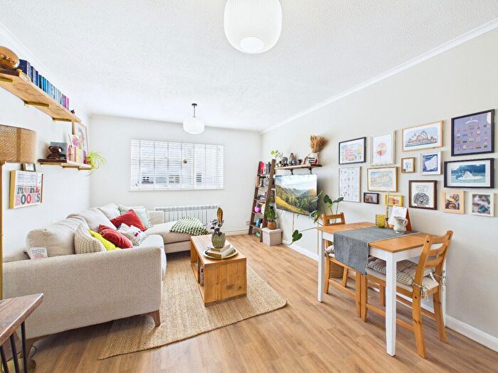 1 Bedroom Apartment For Sale In Medallion Court, Cambridge Street, St. Neots, PE19