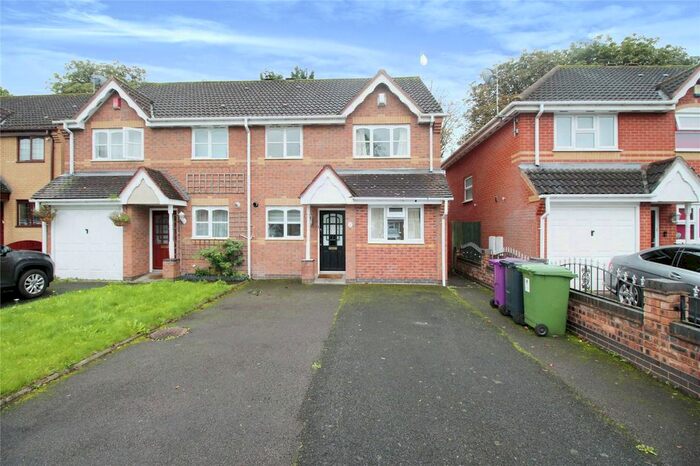 3 Bedroom Semi-Detached House To Rent In Viaduct Drive, Wolverhampton, West Midlands, WV6