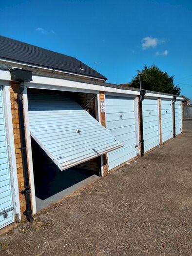 Property To Rent In Park Gardens, Christchurch, BH23