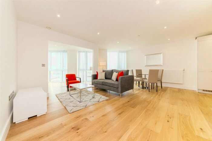 2 Bedroom Flat To Rent In Sky View Tower, High Street, Stratford, London, E15