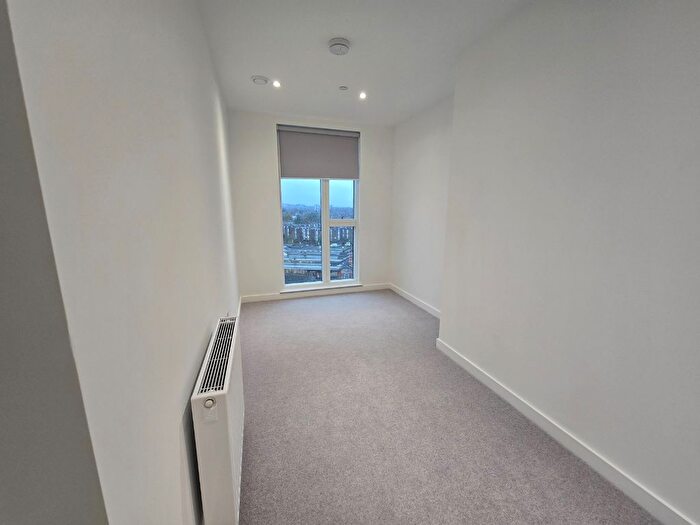 2 Bedroom Flat To Rent In Culvert East House, Masons Avenue, Harrow, Greater London, HA3