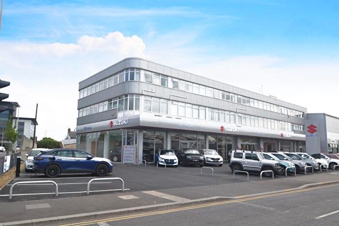 2 Bedroom Flat To Rent In Poole, BH15