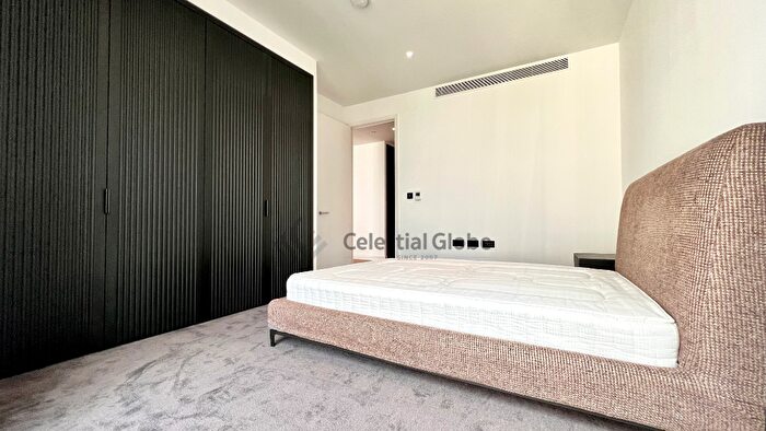 2 Bedroom Apartment To Rent In Viaduct Gardens, London, SW11