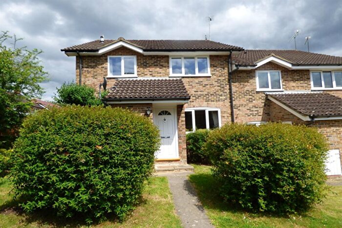 2 Bedroom End Of Terrace House To Rent In Suffolk Close, Wokingham, RG41