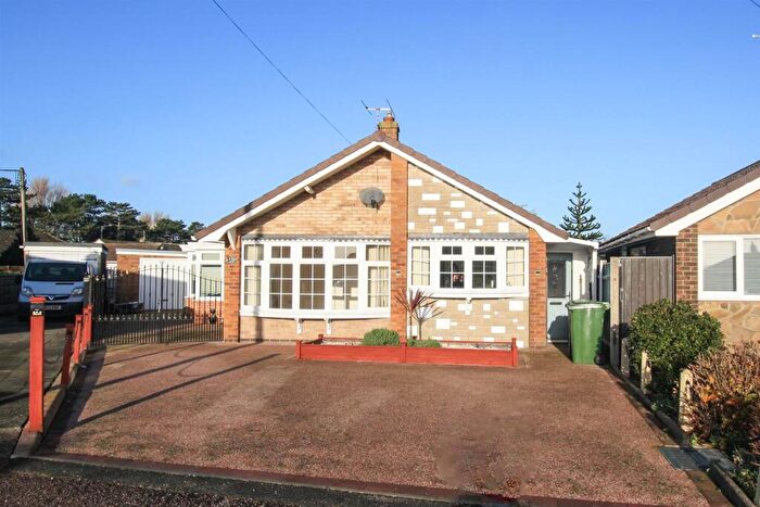 2 Bedroom Detached Bungalow To Rent In Seafield Road North, Caister, Great Yarmouth, NR30