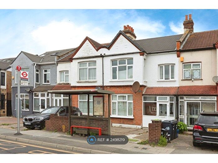 4 Bedroom Terraced House To Rent In Green Lane, Ilford, IG3