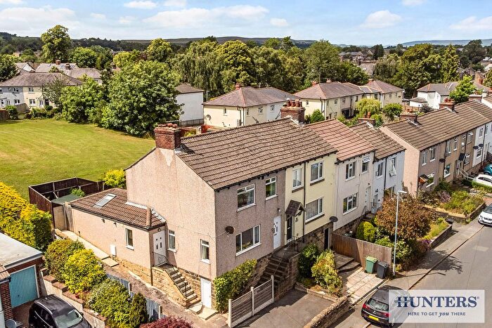 3 Bedroom End Terrace House For Sale In Silverdale Avenue, Guiseley, Leeds, LS20
