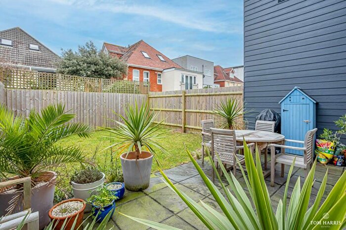 1 Bedroom Apartment For Sale In Southwood Avenue, Bournemouth, Dorset, BH6