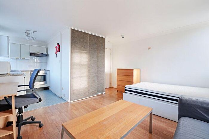 Studio To Rent In Flat Mayfair Court, West Bar, Sheffield, S3