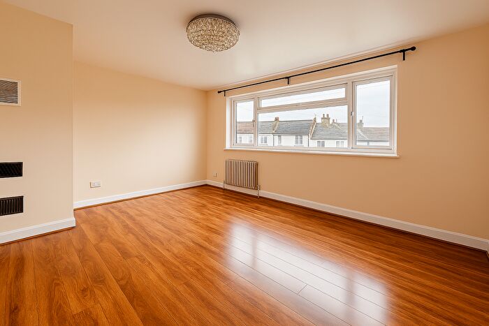 2 Bedroom Flat To Rent In Sutcliffe Road, SE18